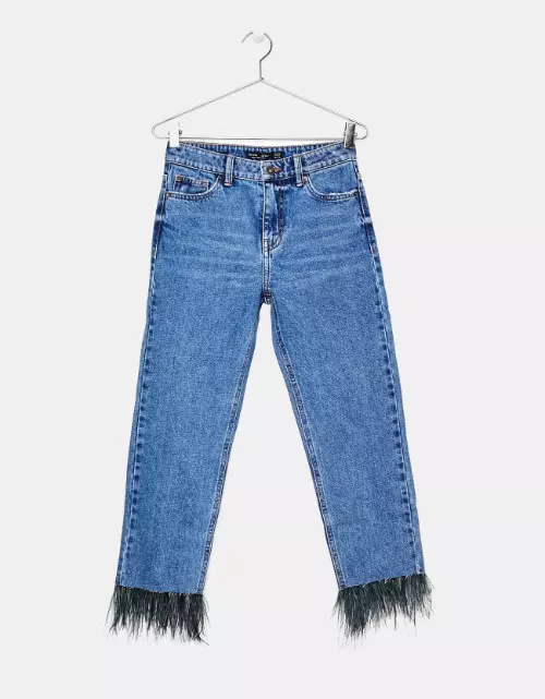 Blugi cigarette fit cu pene, 49.90 lei, Bershka
