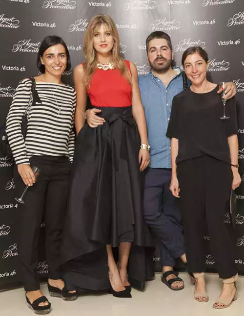 echipa ELLE Romania si Dorothy Constantin (Victoria 46, Victoria Online)