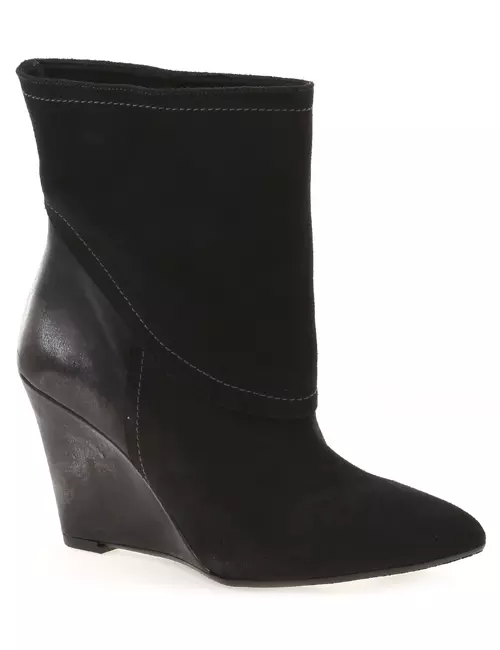 Ghete din piele, Bata, 569,9 lei