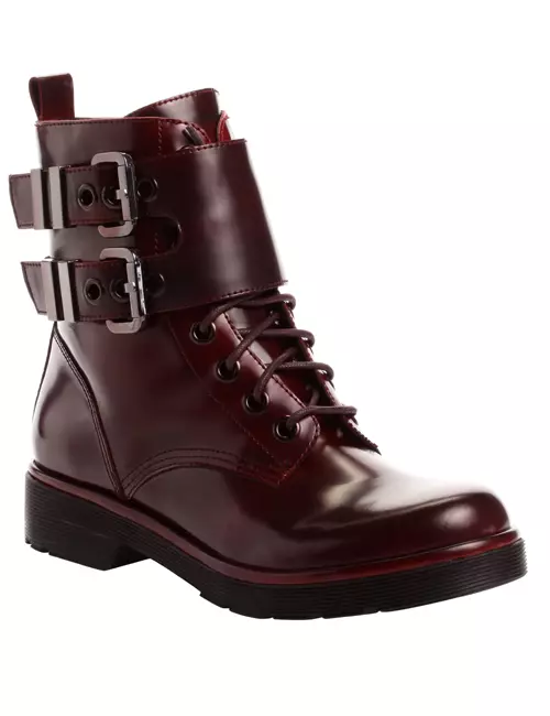 Ghete din piele naturala, cu catarame decorative, Guess, 1095 lei