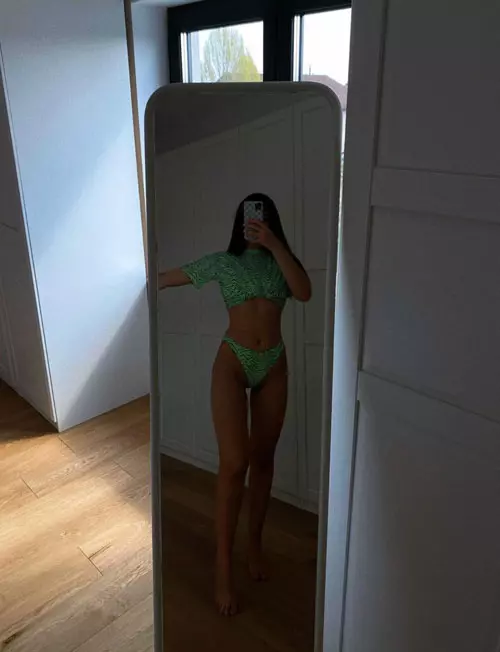 24 de ore de izolare cu… Denisa Potecaru