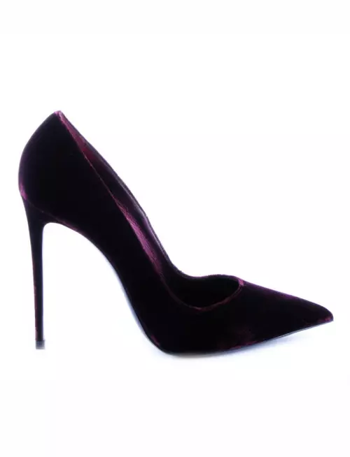 Pantofi din catifea, Le Silla, 2.250 lei, disponibili in magazinul Distinto