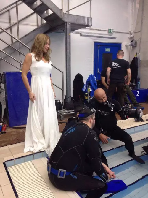 Absenta serial AXN 2017 (6)