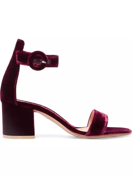 Sandale din catifea, Gianvito Rossi, 2.653 lei, magazinul The PlaceX