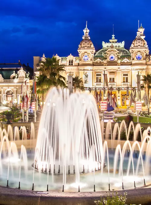 Petrece o noapte in cazino in Monte Carlo, Monaco