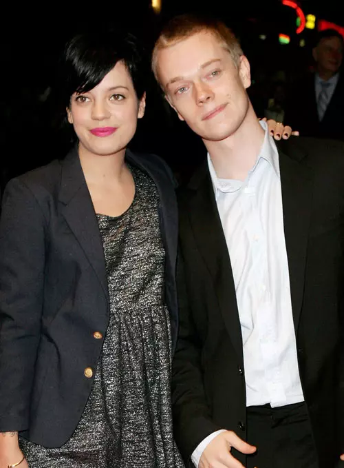 Cantareata Lily Allen si actorul din Game of Thrones, Alfie Allen, sunt frati