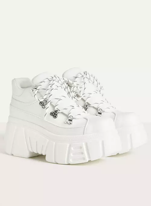 Pantofi sport cu talpă XL, 199,90 lei, Bershka