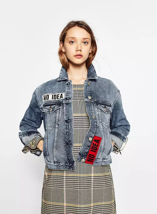 Jacheta din denim, cu aplicatii, Zara, 199,90 lei