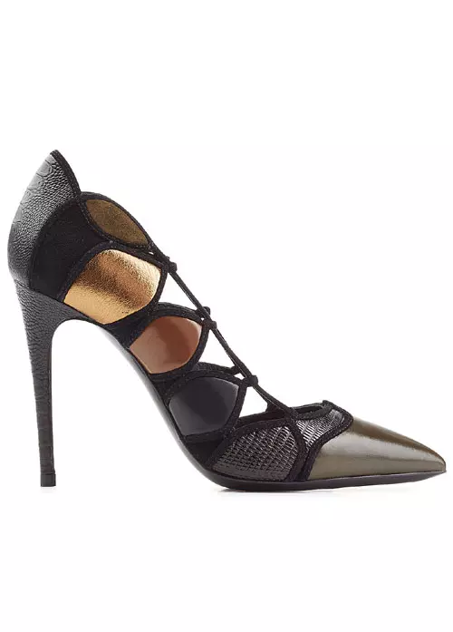 Pantofi din piele, Salvatore Ferragamo, 3.883 lei, www.stylebop.com