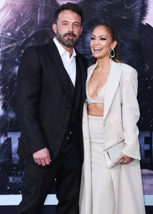 Jennifer Lopez și Ben Affleck, sărut pe covorul roșu