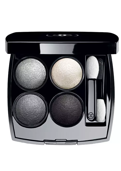 Fard de pleoape Le 4 Ombres, din colectia Blue Rhythm de Chanel, 269 lei. 