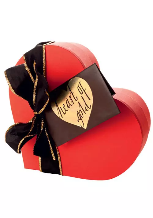 Heart of Gold de la Lush e un cadou mai ispititor ca o declaratie de dragoste, deoarece contine cinci produse de corp afrodiziace care promit mai mult decat doua cuvinte; 155 lei.