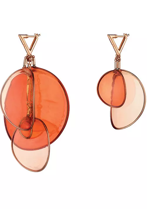 Cercei din plexiglas, Louis Vuitton, 5.650 lei;