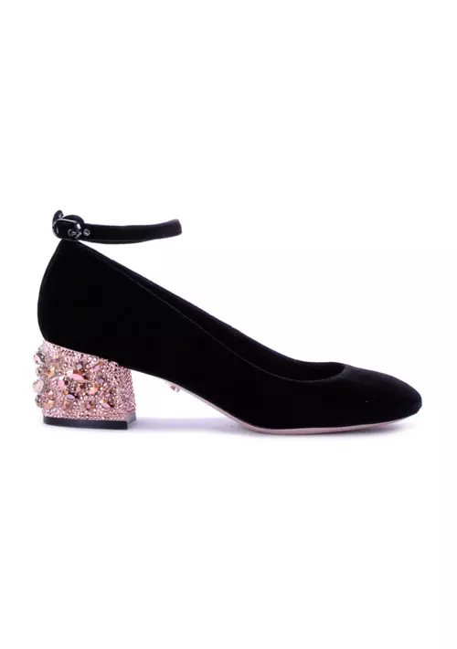 Pantofi din piele, Le Silla, 3.050 lei, în magazinul Distinto
