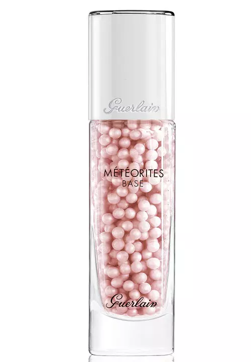 Perle iluminatoare Meteorites Base, Guerlain, 320 lei.