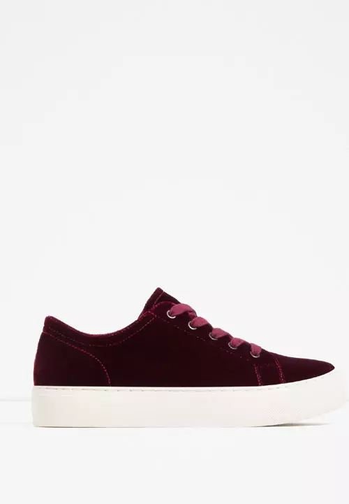 Pantofi sport din catifea, Zara, 129,90 lei