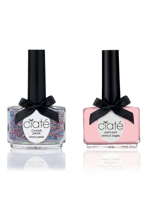 Setul Caviar Manicure Rainbow de la Ciate iti ofera o manichiura multicolora, tridimensionala, in toate culorile curcubeului; 89 lei.