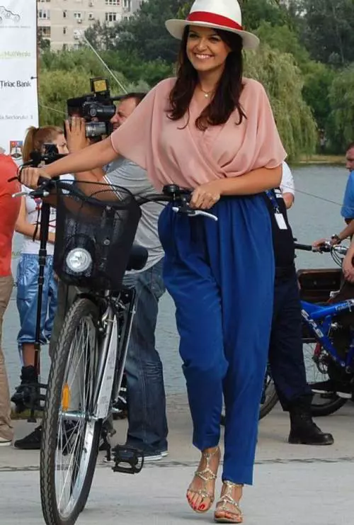 raluca-lazarut-bicicleta.jpg