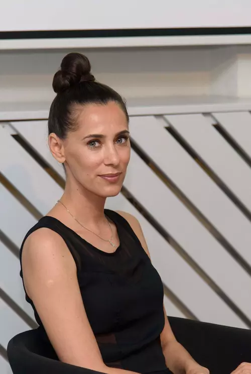 Alice Bursuc (beauty editor ELLE)