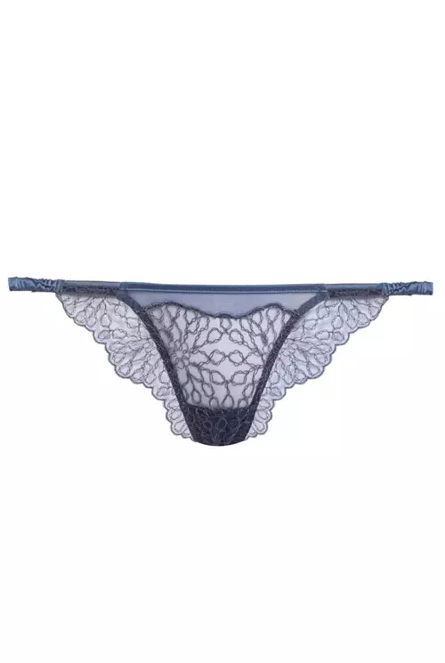 Slip din dantelă, Coco de Mer, 107 euro, www.matchesfashion.com