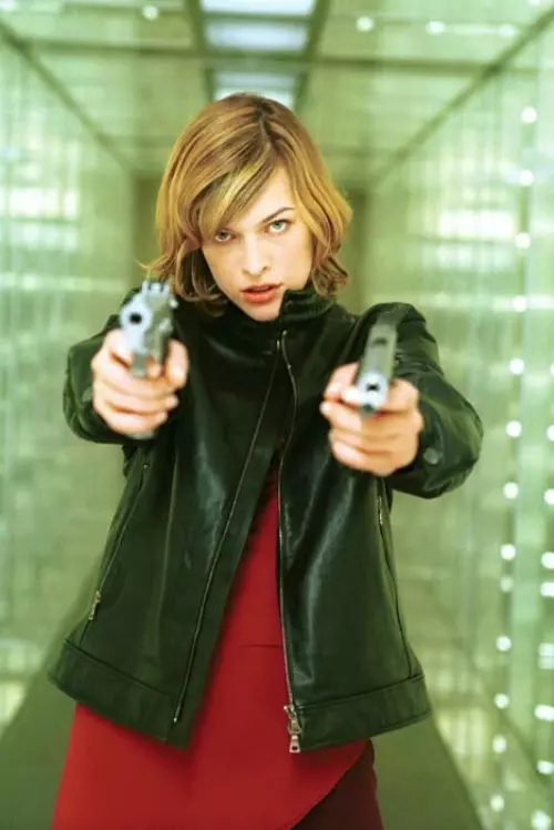 Alice (Milla Jovovich) în seria `Resident Evil` 2002-2016