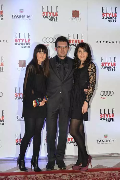 Corina Kristaly (TopLine Europa) si  Bogdan Cedica (Sales Manager TopLine Europa)  si Vladila Roxana (Manager Development Mega Image by Delhaize Group)