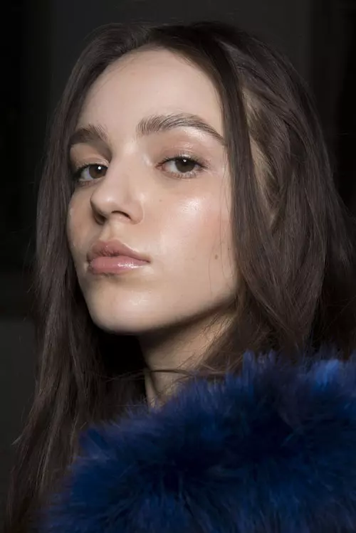 Blumarine colecția toamnă-iarnă 2018-2019 backstage (2)
