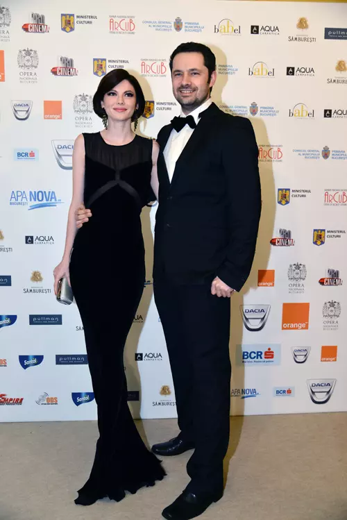 Anca Rusu (rochie PNK) si Stefan Lungu