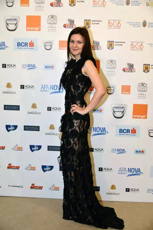 Raluca Hagiu - Unica (rochie Elena Perseil)