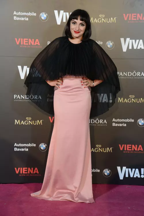 Ana Morodan (rochie Stephan Pelger)