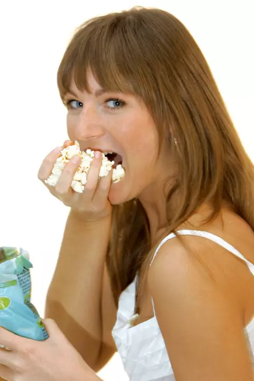 popcornul-produce-cancer.jpg