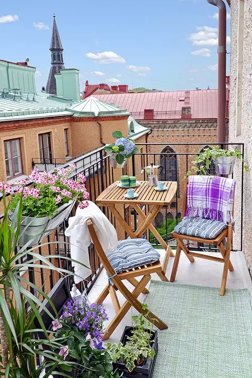 cum-sa-decorezi-balcon-mic-buget_1.jpg