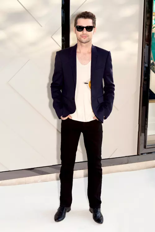 Adrian Sina (Akcent), intr-o tinuta Burberry 