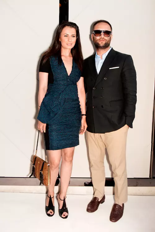 Roxana Voloseniuc si Alexandru Popescu, in tinute Burberry