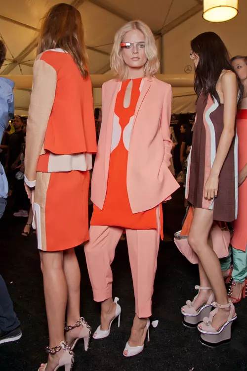 Diane von Furstenberg backstage (64)