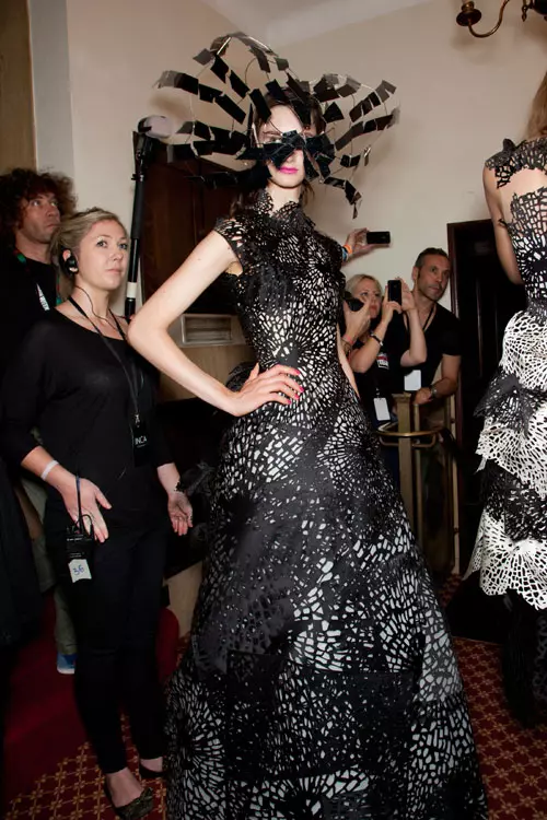 Giles backstage (20)