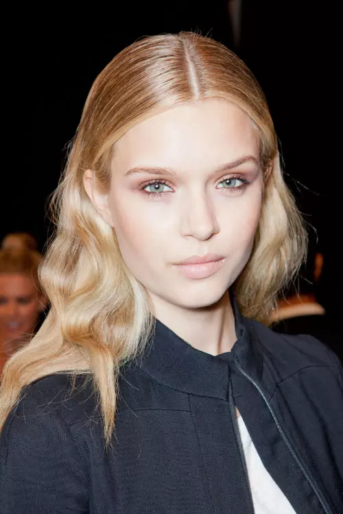 J Mendel backstage (7)