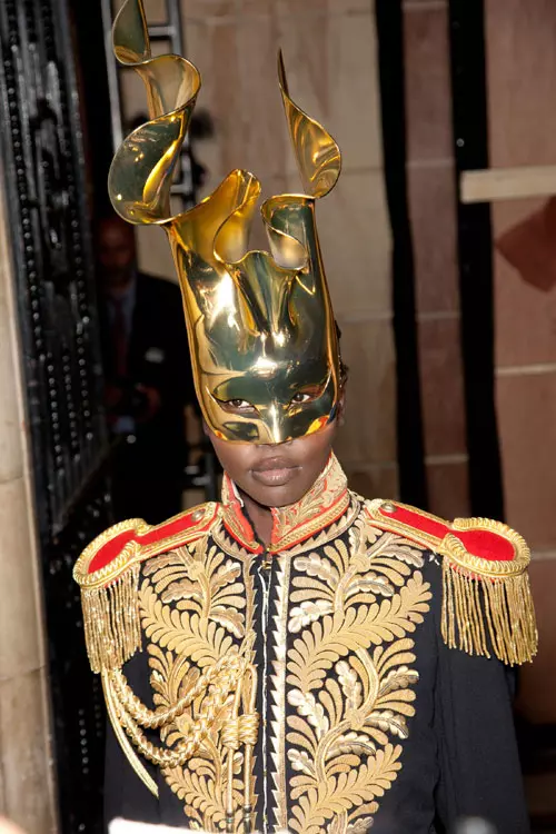 Philip Treacy backstage (21)