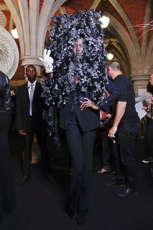Philip Treacy backstage (38)