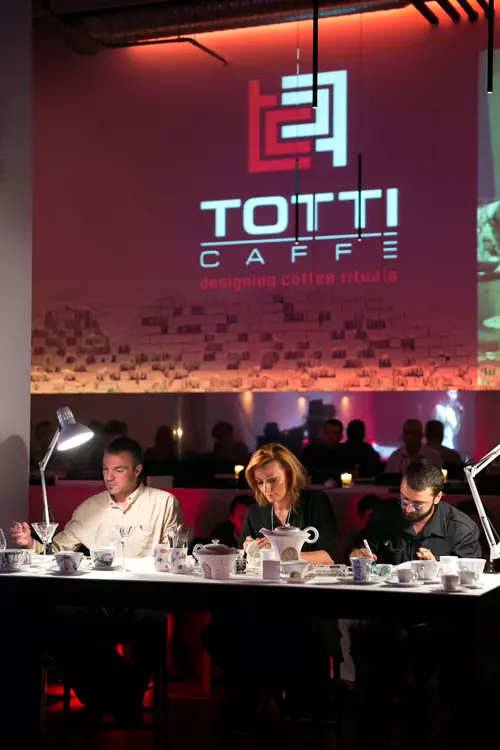 Ciubi, Ana Wagner si Robert Obert