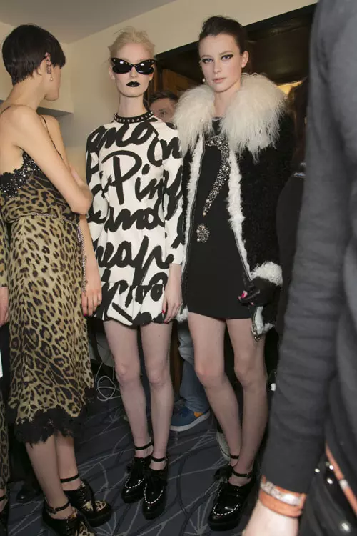 Moschino Cheap and Chic backstage (12)