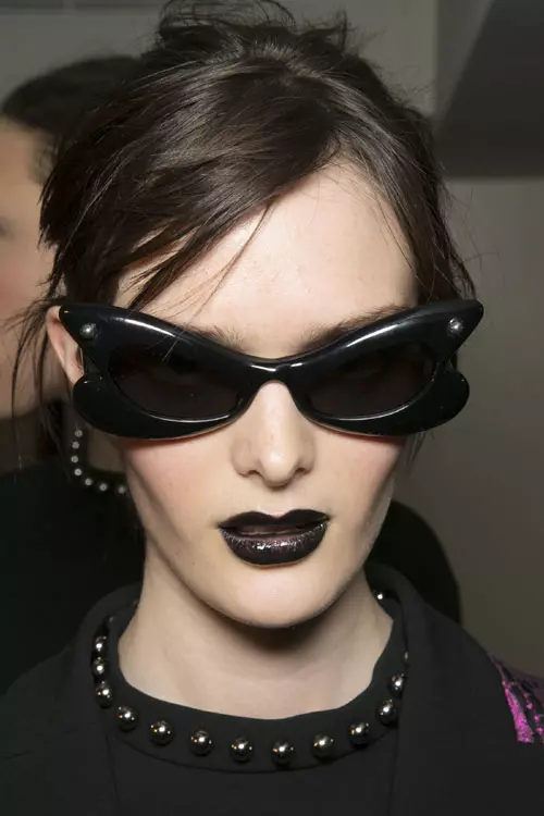 Moschino Cheap and Chic backstage (25)