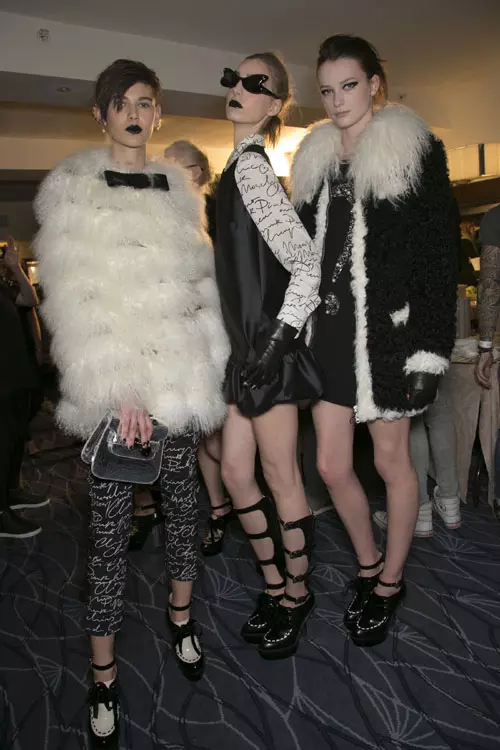 Moschino Cheap and Chic backstage (27)