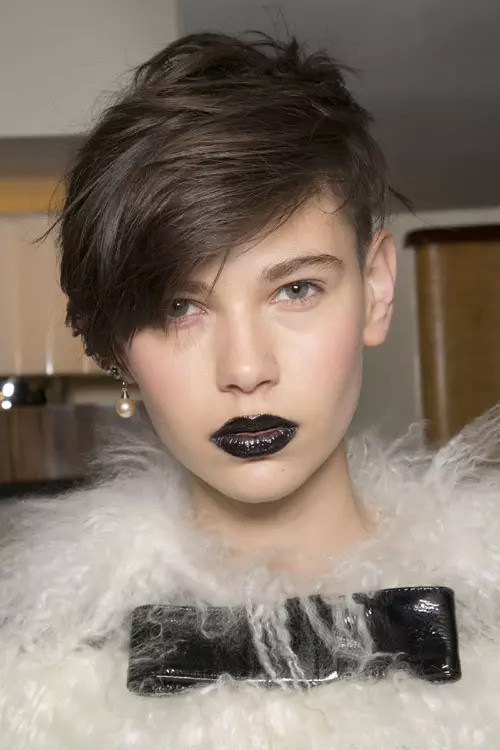 Moschino Cheap and Chic backstage (9)