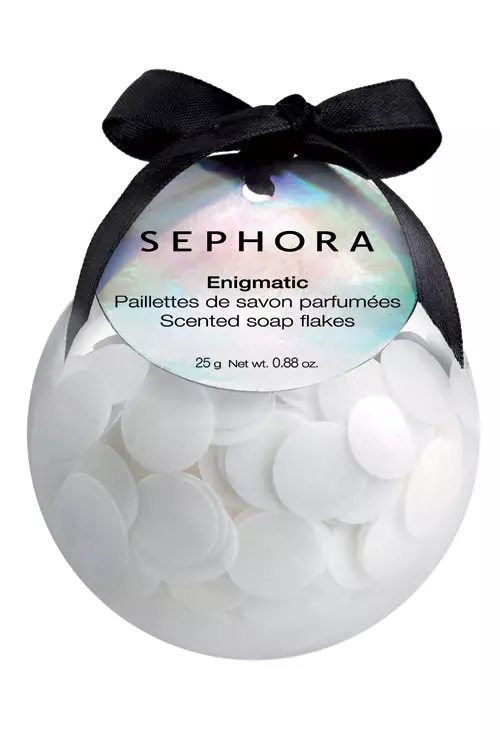 Fulgi parfumati pentru baie Enigmatic, Sephora, 24 lei.