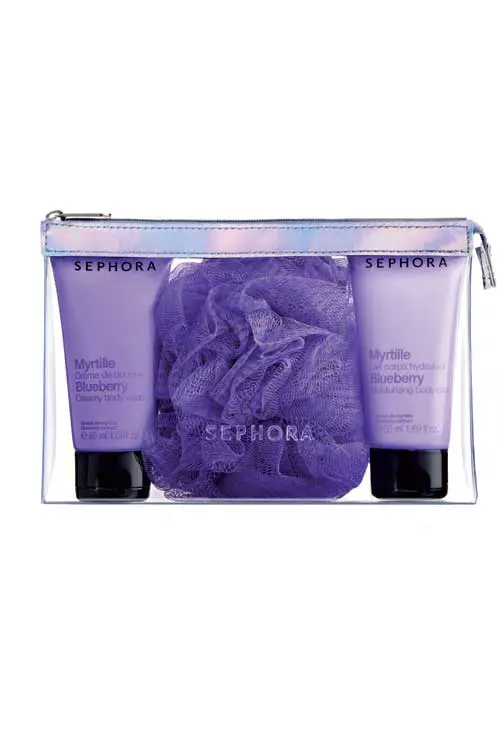 Mini Set blueberry, cu gel de dus, lotiune de corp si burete pentru baie, Sephora, 38 lei.