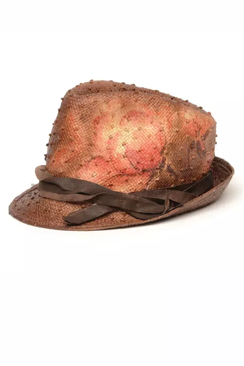 Palarie din piele, pictata manual, Brunello Cucinelli, 2.700 lei