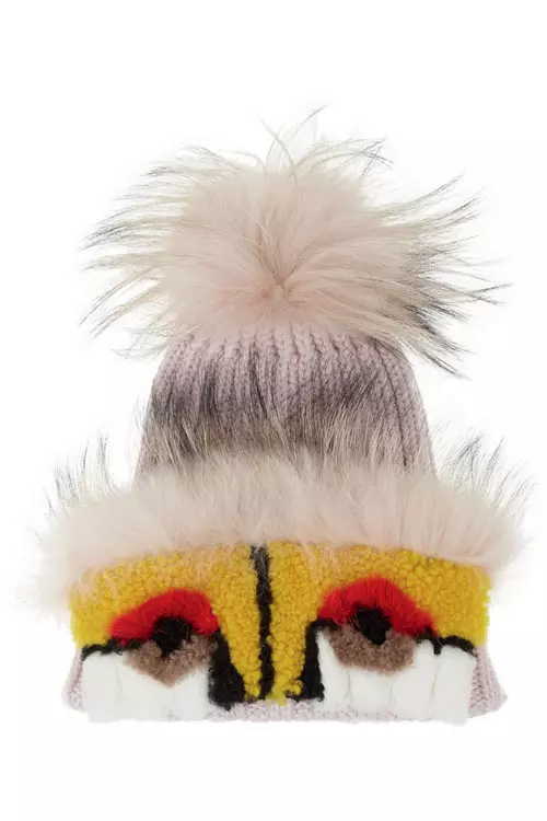 Caciula din casmir si blana, Fendi, 850 euro, www.net-a-porter.com