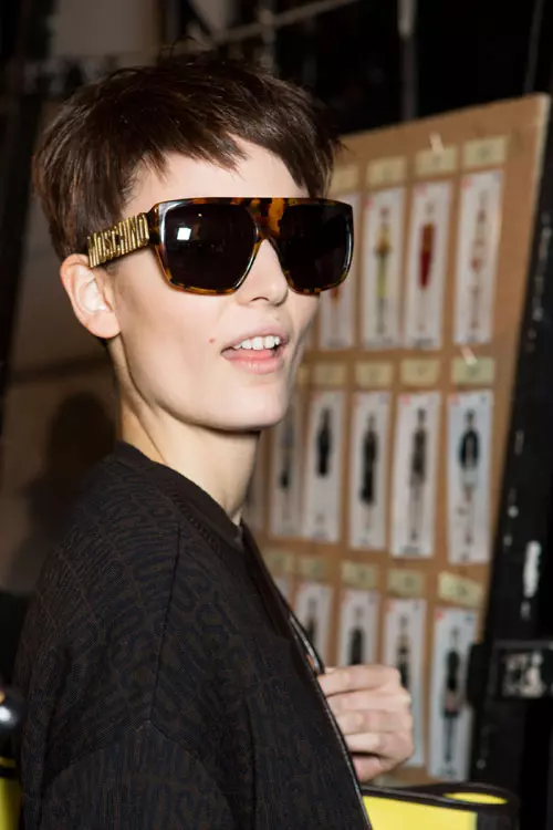 Moschino toamna iarrna 2014-2015 backstage (37)