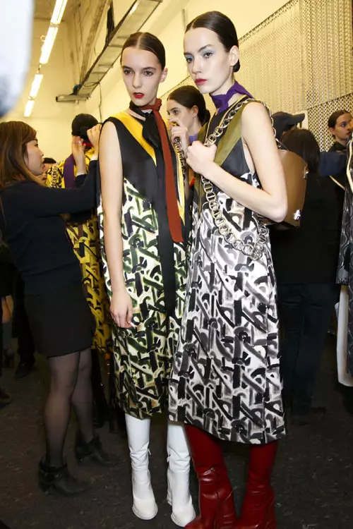 Prada toamna iarna 2014-2015 backstage (39)